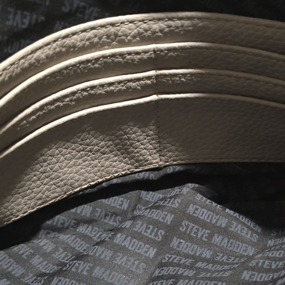 STEVE MADDEN Wristlet with Fringe Detail - Picture 6 of 6
